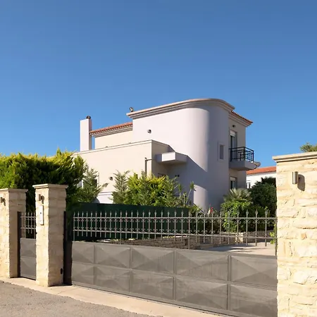 Christina Villas, Steps To Sandy Beach, By Thinkvilla * Sfáka